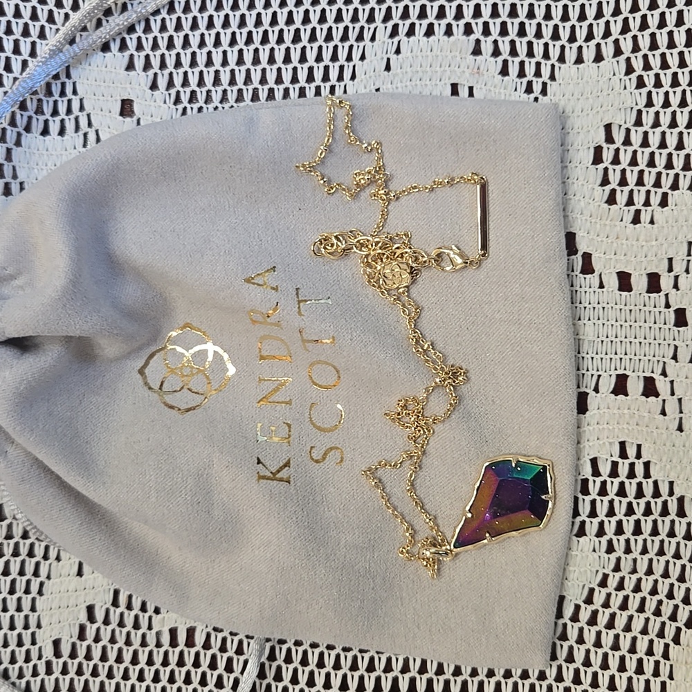 Kendra Scott Faceted Alex Gold Necklace In Irredescent Blue Goldstone - Picture 7 of 10